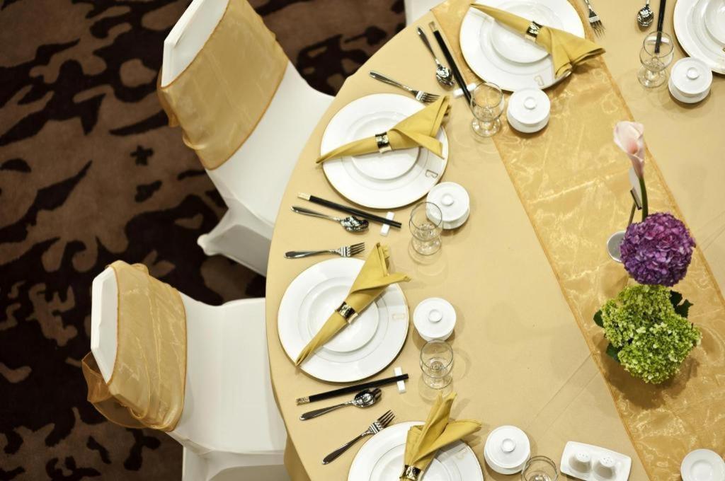 Bumi Segah Hotel Tanjung Redep Exteriör bild