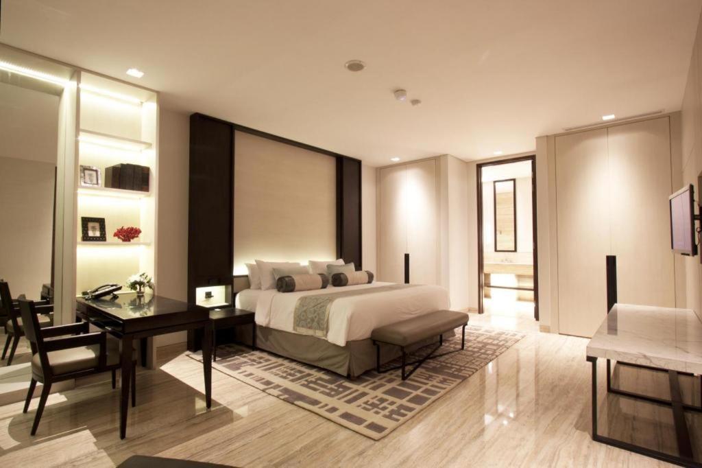 Bumi Segah Hotel Tanjung Redep Exteriör bild