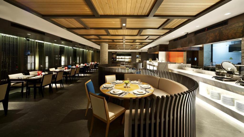 Bumi Segah Hotel Tanjung Redep Exteriör bild