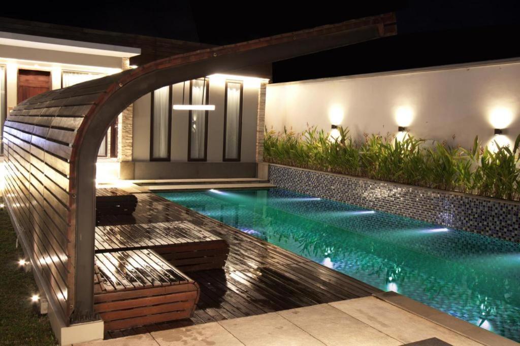 Bumi Segah Hotel Tanjung Redep Exteriör bild
